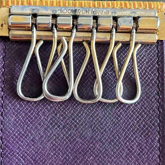 Louis Vuitton Yellow Epi Keyholder - Picture 11 of 12